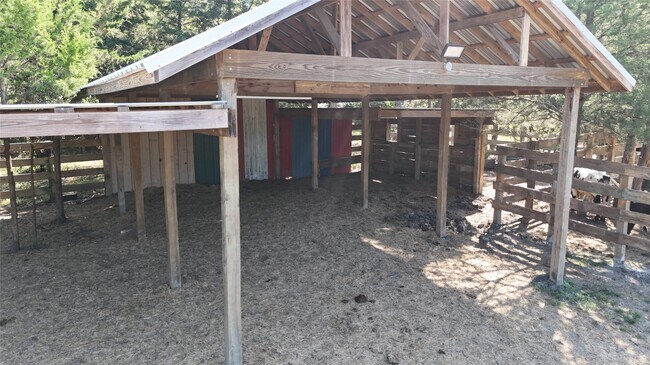 Building Photo - 10621 Parker Dr