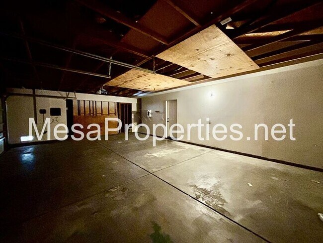 Building Photo - 14350 Jackrabbit Ln