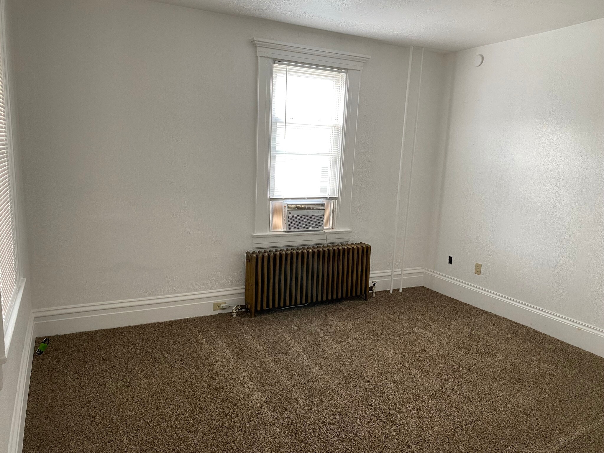Building Photo - 317 3rd St