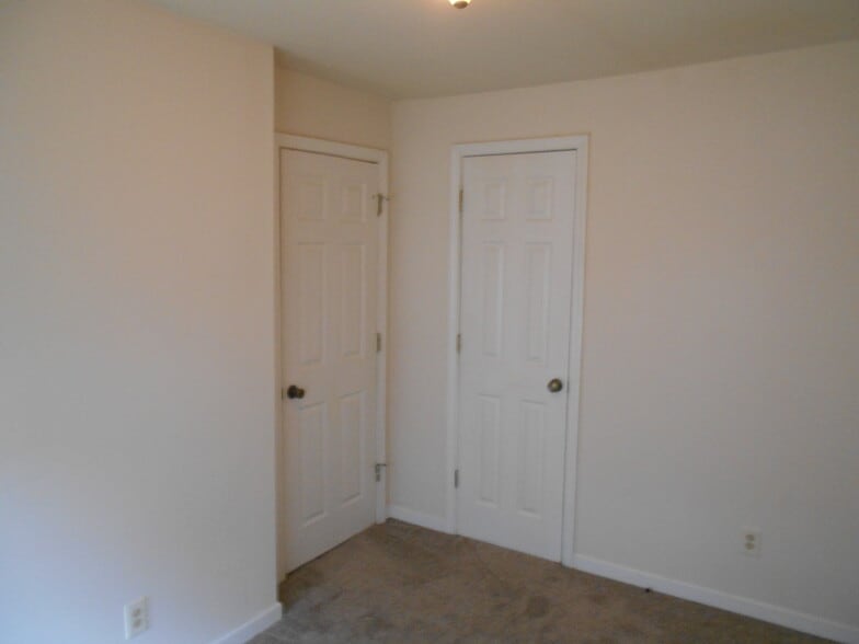 Building Photo - 4405 E Bayley St