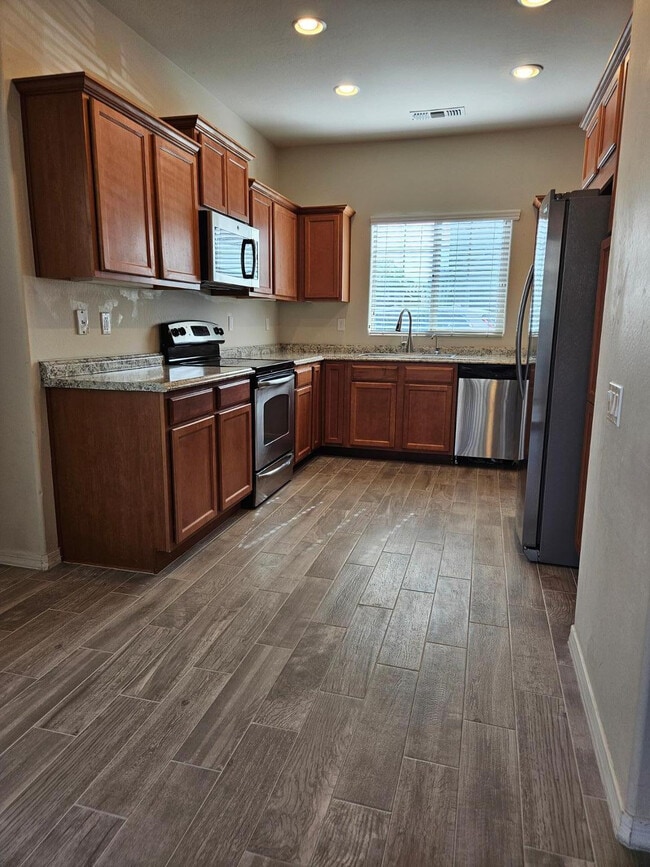 Building Photo - 2204 W Le Marche Ave