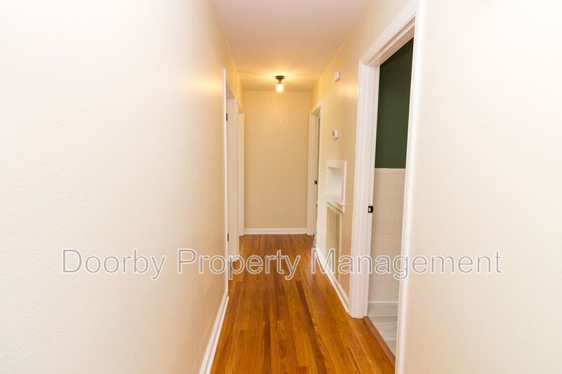 Building Photo - 116 Centro St