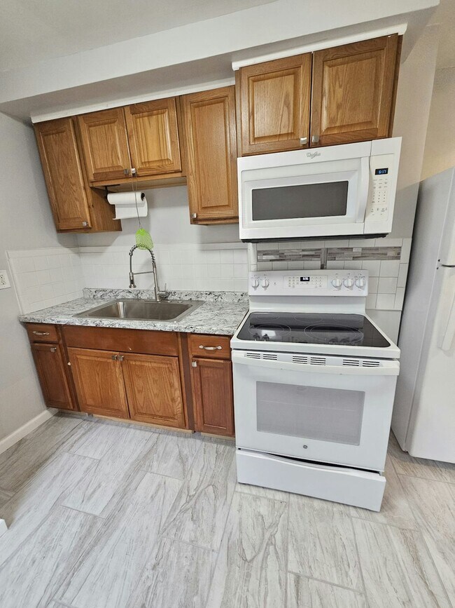 Building Photo - 8673 Artesian St