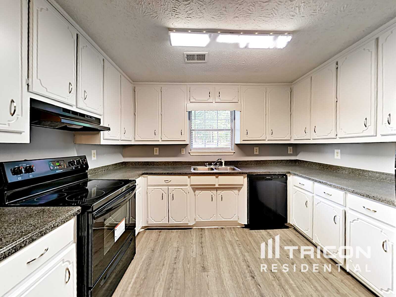 Building Photo - 303 Mephisto Cir