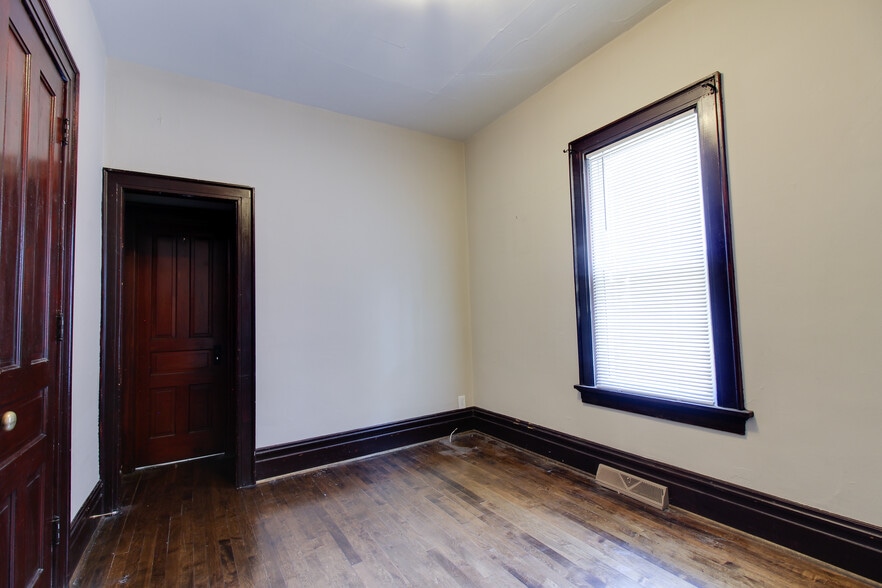 Bedroom 1 - 1937 N Bartlett Ave