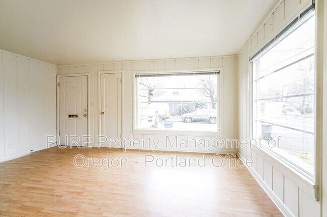 Building Photo - 7003 N Tyler Ave