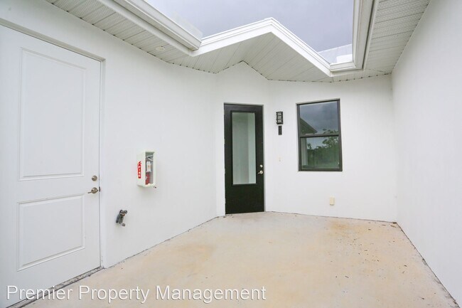 Building Photo - 3 br, 2 bath House - 3010 - 3060 Thomasson...