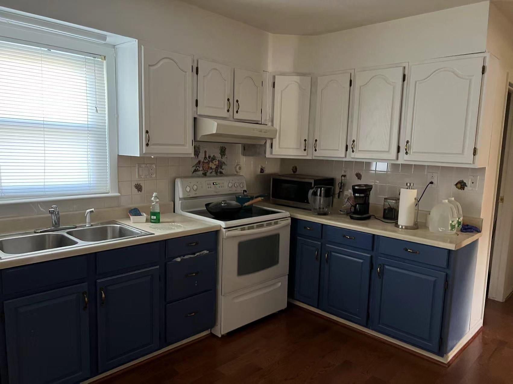 Building Photo - 2037 Dewey Dr