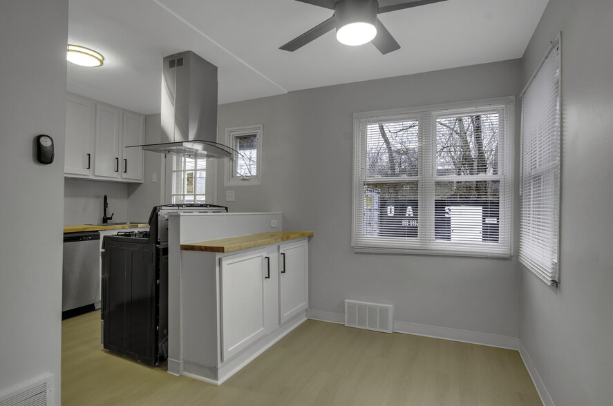 Kitchen and Dining - Amherst Townhomes