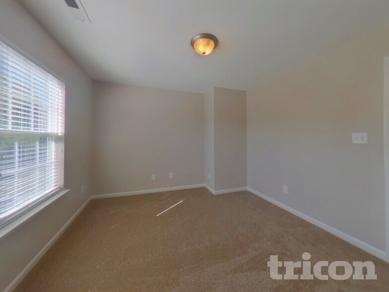 Building Photo - 2558 Fiddlers Glenn Dr