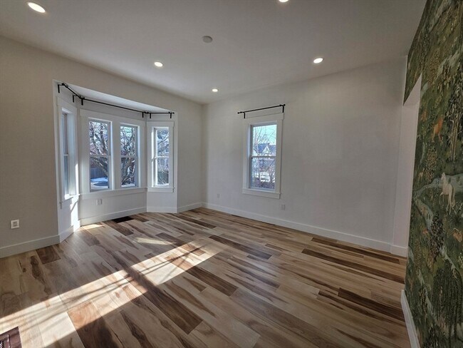 Building Photo - 84 Dudley St