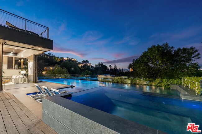 Building Photo - 3712 Broadlawn Dr