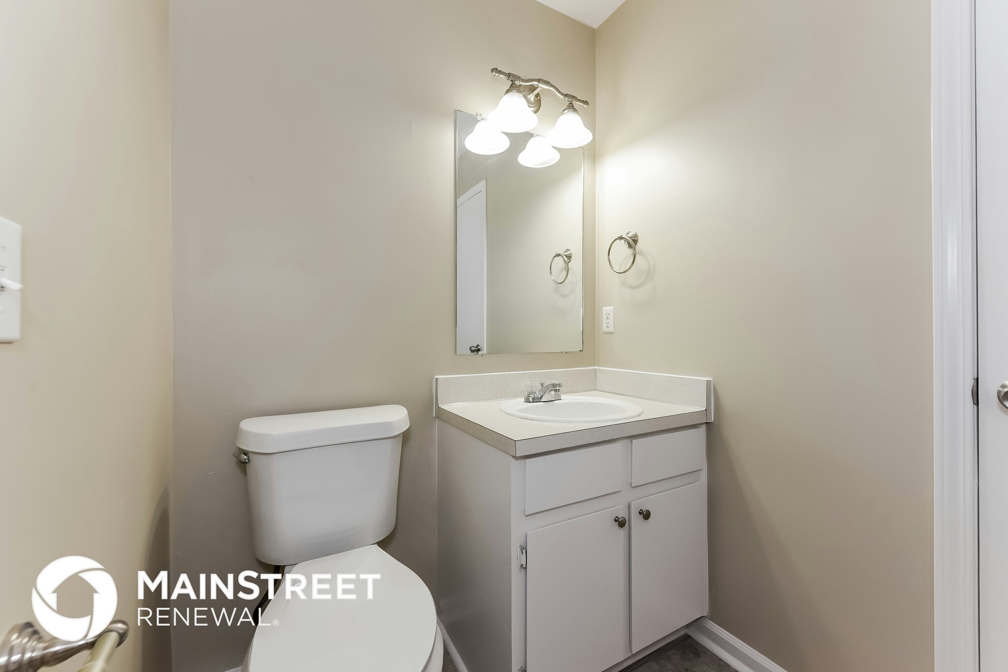 Building Photo - 2013 Valley Dr