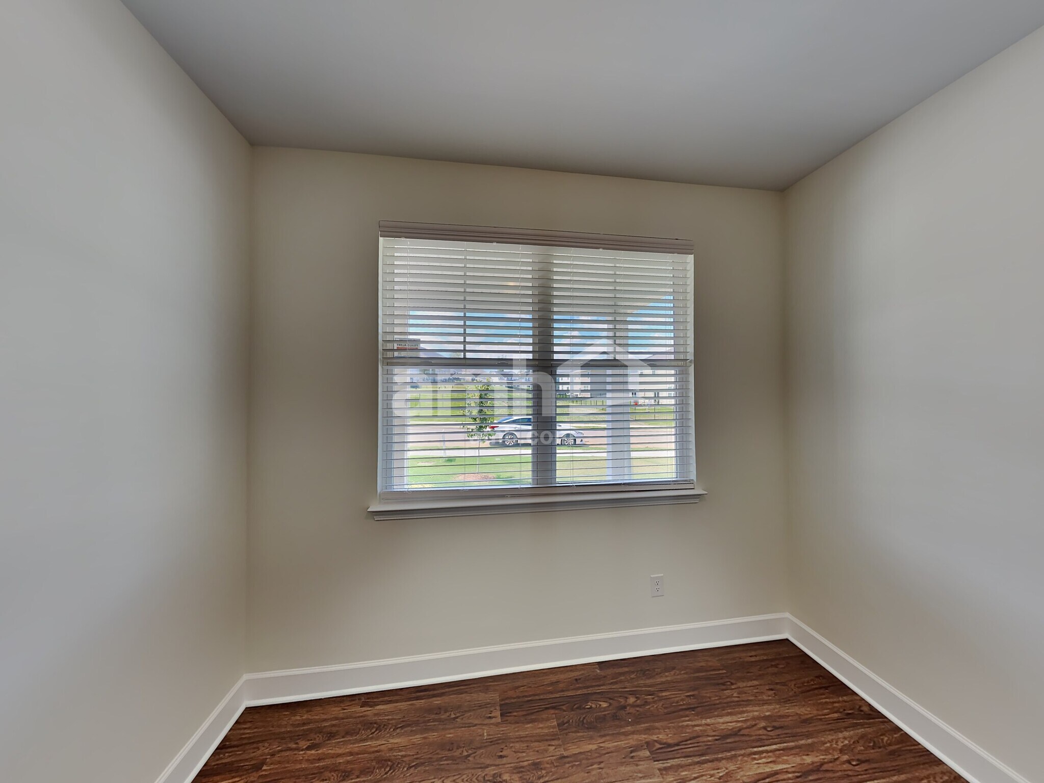 Building Photo - 4521 Tarpon Dr