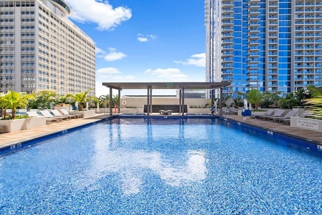 Building Photo - 1388 Kapiolani Blvd