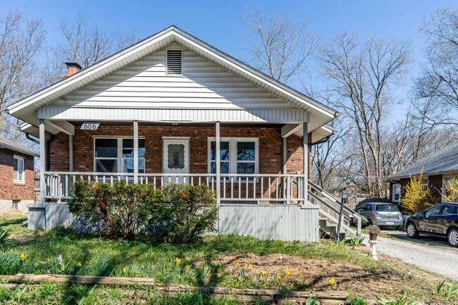 Building Photo - Spacious 2 bedroom 2 bath house