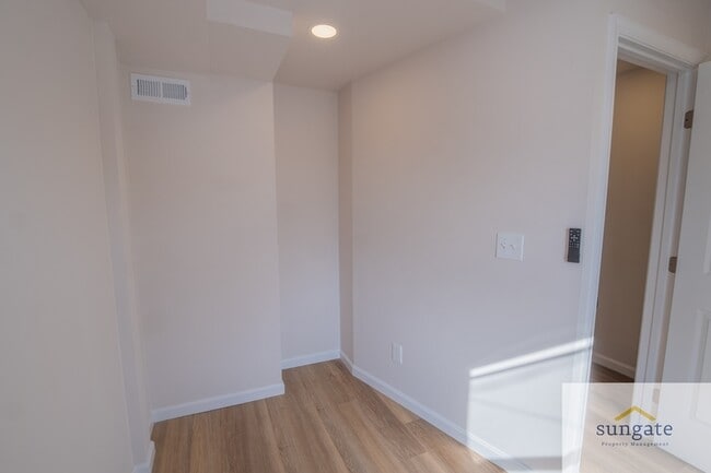 Building Photo - 1911 Eastern Ave