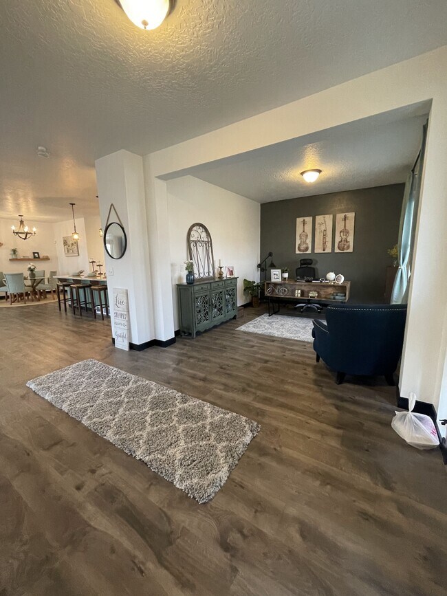 Building Photo - 11366 Sandbank Way