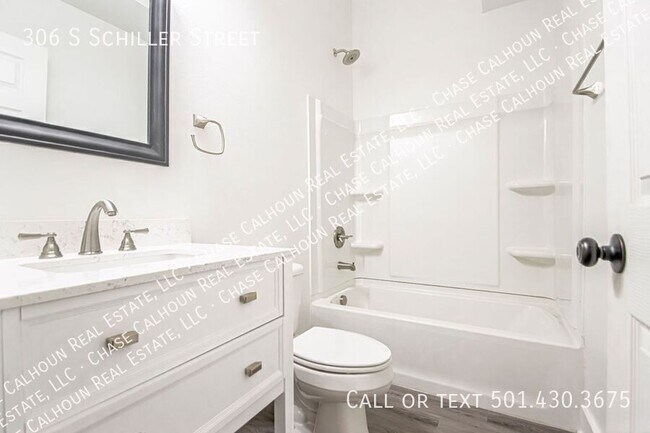 Building Photo - 306 S Schiller St