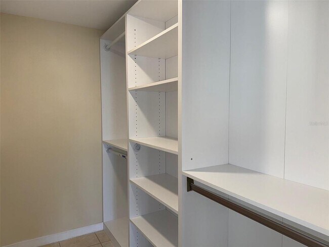 Building Photo - 654 Harvey St