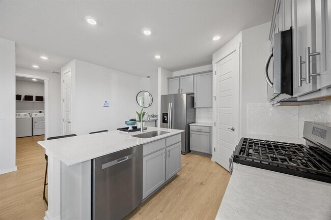 Building Photo - 432 Tinto St