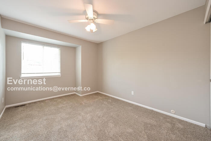 Building Photo - 16241 Bluebonnet Dr