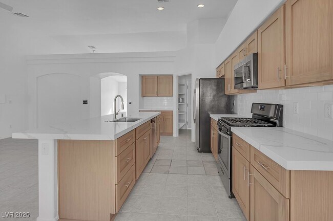 Building Photo - 1111 Heaton Ave