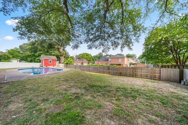 Building Photo - 7559 Cross Village Dr