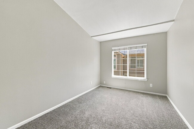 Building Photo - $2,695.95 - 3 Bed, 2.5 Bath Newly Updated Townhome in Centennial with Central AC