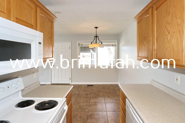 Building Photo - 3799 S 2235 E
