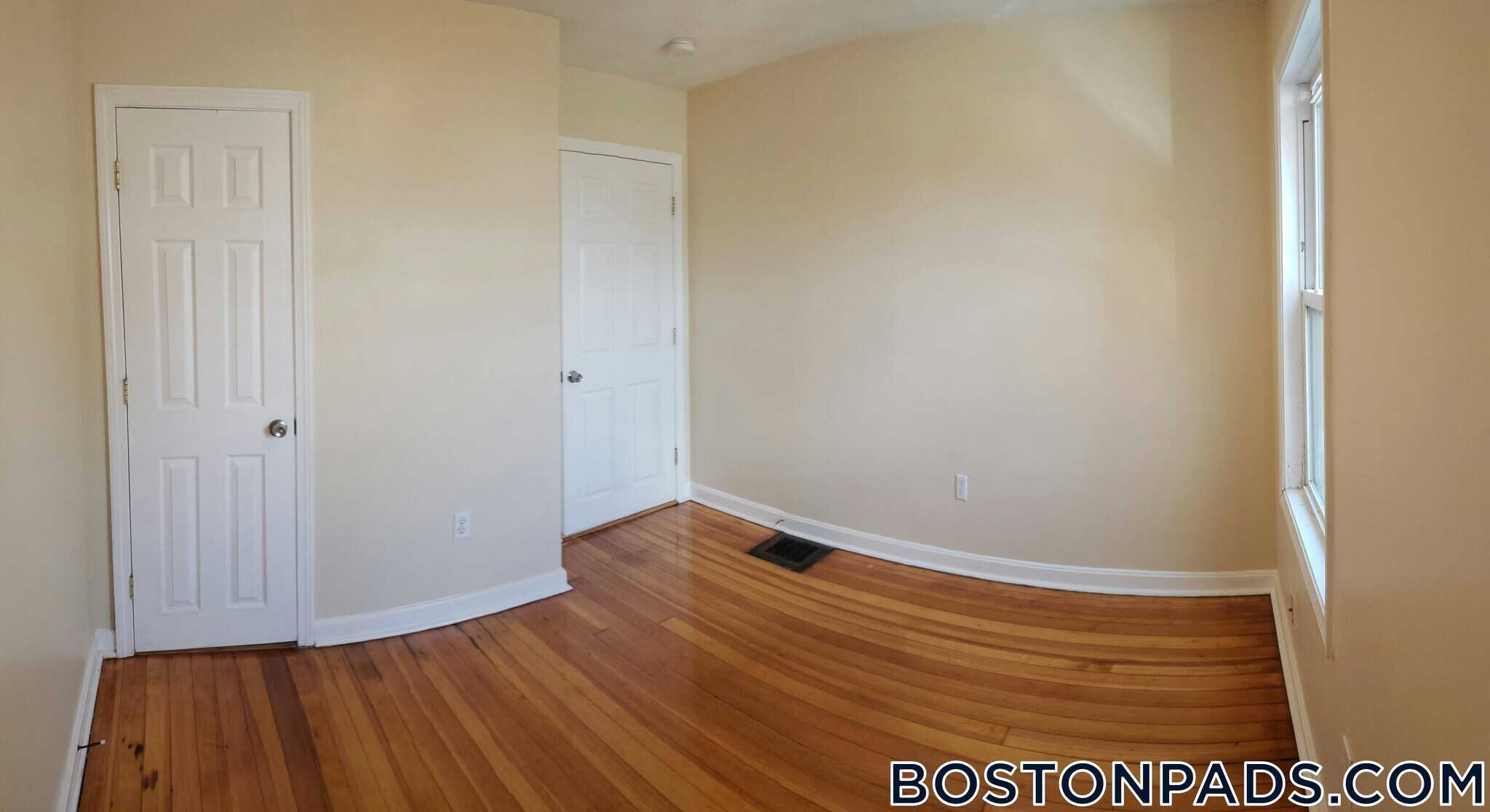 Building Photo - 1096 N Shore Rd