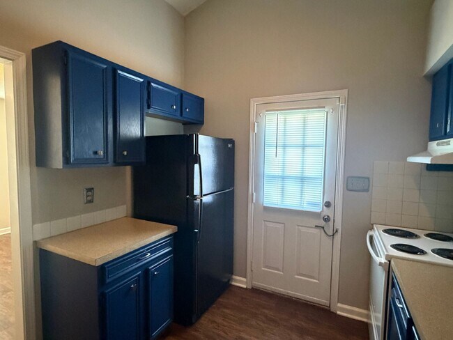 Building Photo - 1724 Carriage Cove Ln
