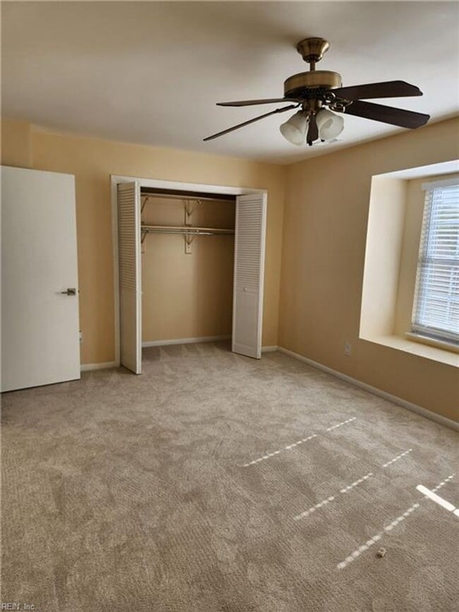 Building Photo - Newly Renovated Condo in Salem