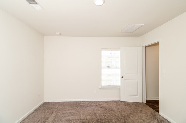 Building Photo - 1300 Gardner St