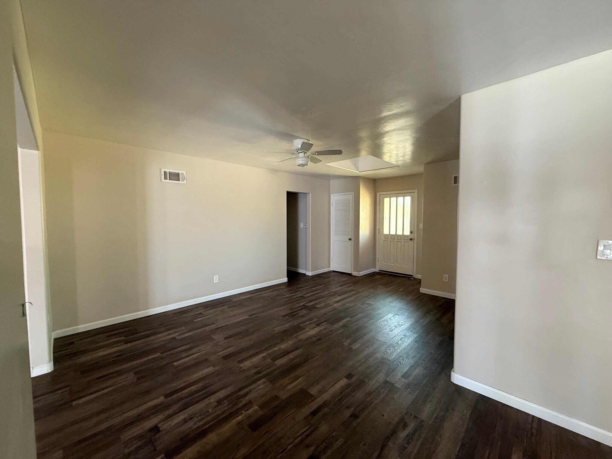 Building Photo - 6585 Delbarton St