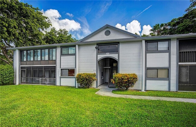 Primary Photo - 15469 Lakes of Delray Blvd
