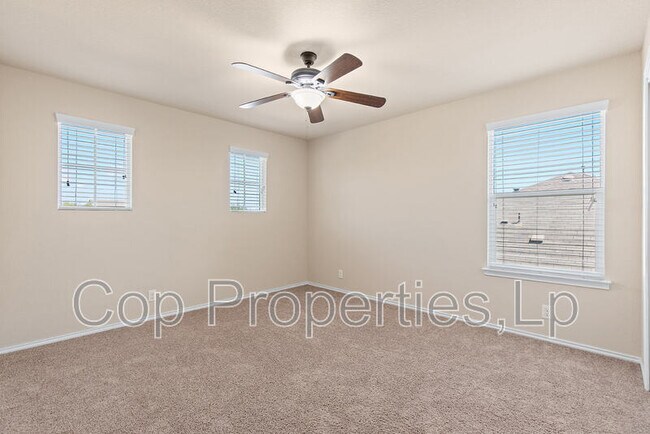 Building Photo - 12110 Kruth Pt