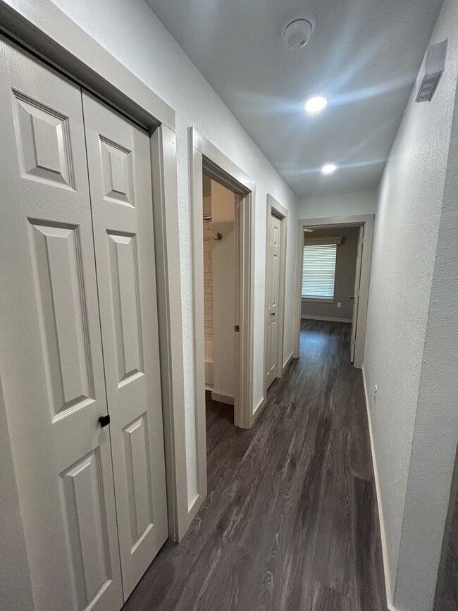 Building Photo - Beautiful Updated Home