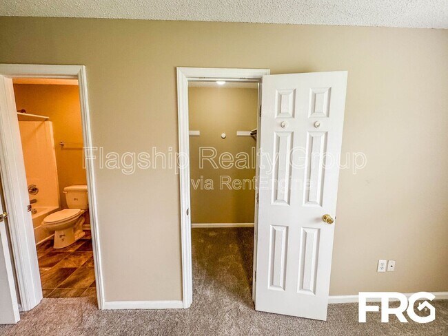 Building Photo - 3311 Moseley Dr