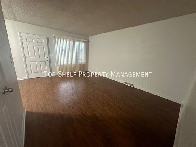 Primary Photo - 607 E McKinley Ave