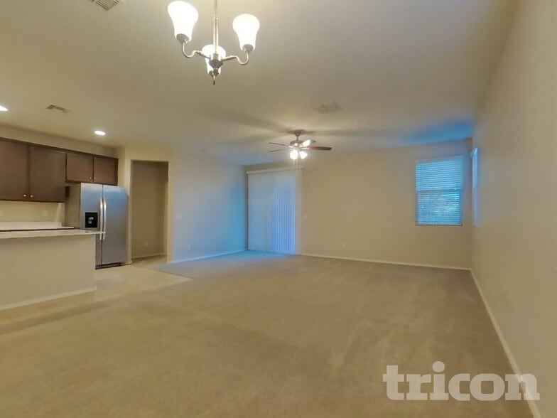 Building Photo - 17762 Via Luna Dr