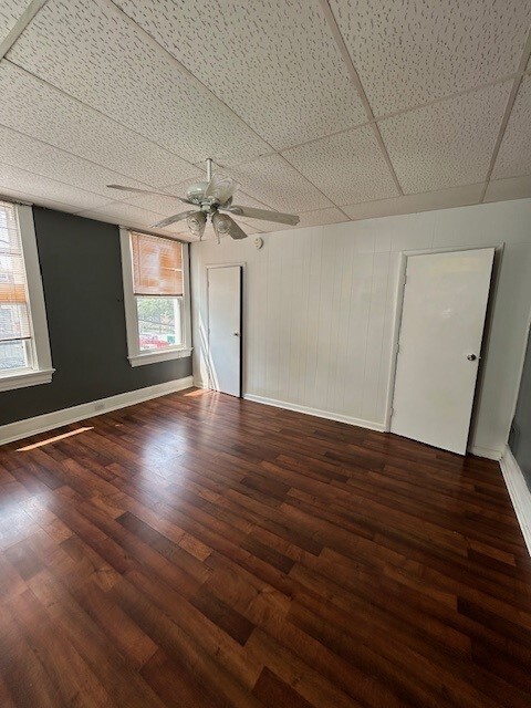 Building Photo - 22 W University Ave