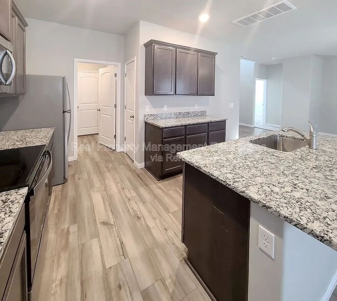 Building Photo - 1708 Crimson Lake Blvd