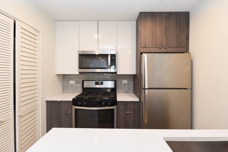 Building Photo - 959 W Grace St