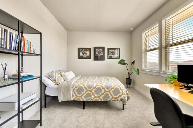 Building Photo - 8415 Laughlin Ln