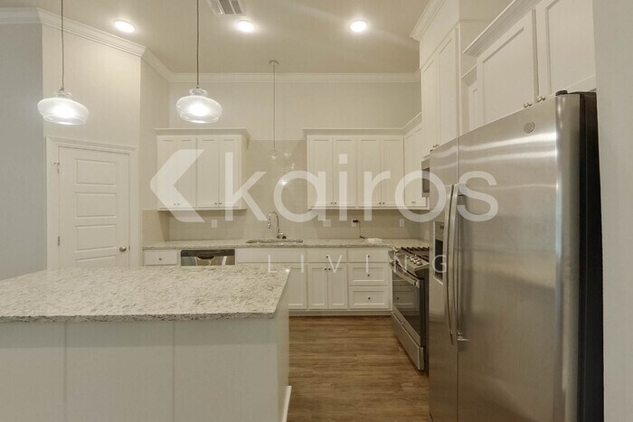 Building Photo - 6536 Roux Dr