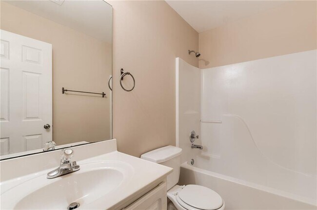 Building Photo - 1817 Waterside Dr