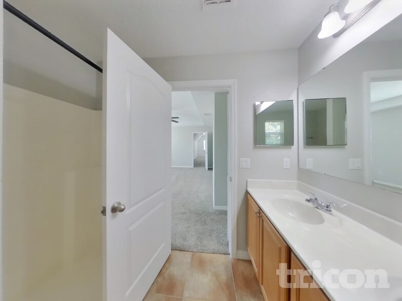 Building Photo - 15811 Surfbird Ct