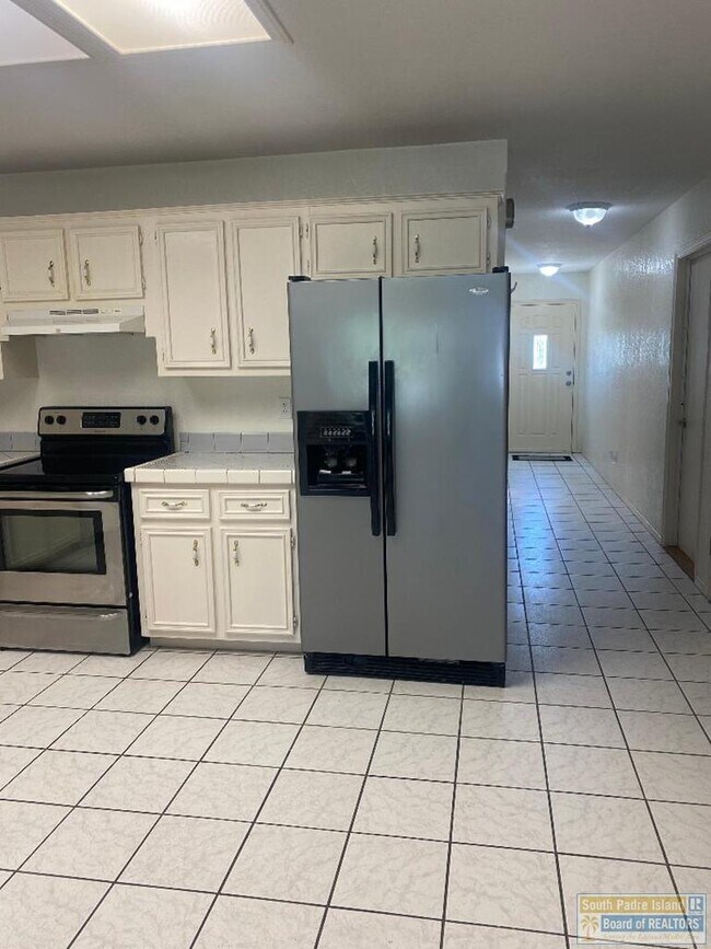Building Photo - 112 E Constellation Dr