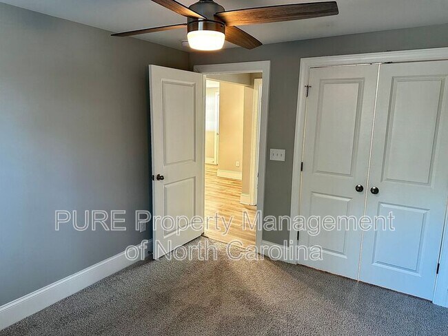 Building Photo - 708 Union St S